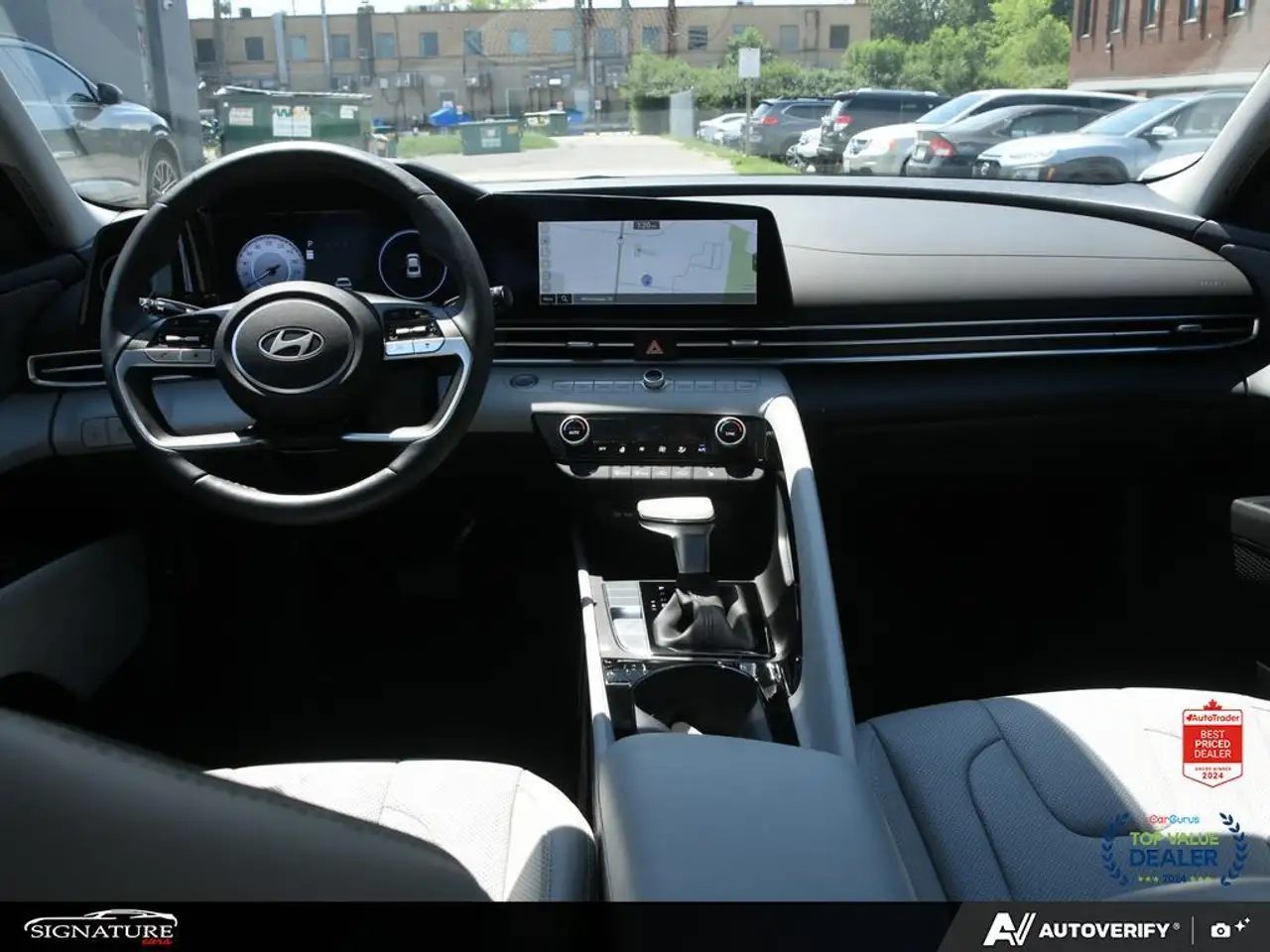 Hyundai ELANTRA fotografie Hyundai ELANTRA