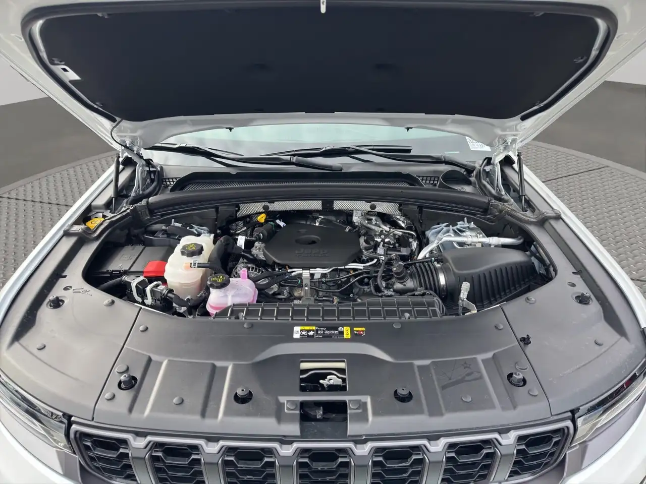 Jeep Grand Cherokee снимка Jeep Grand Cherokee