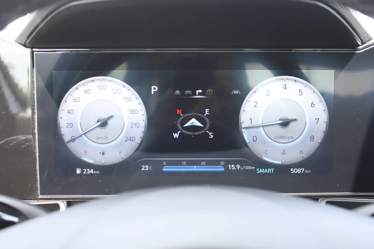 Hyundai ELANTRA снимка Hyundai ELANTRA