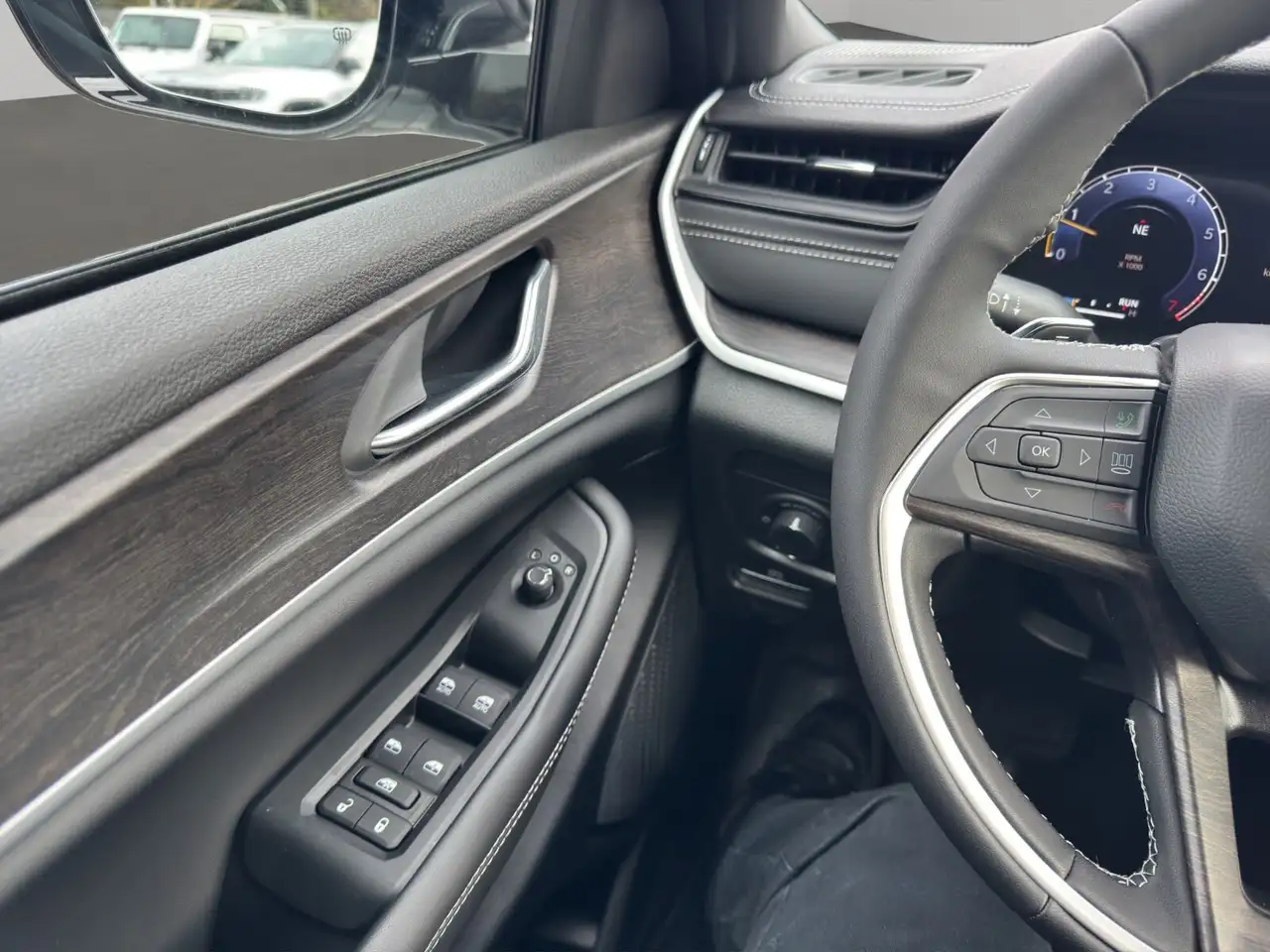 Jeep Grand Cherokee снимка Jeep Grand Cherokee