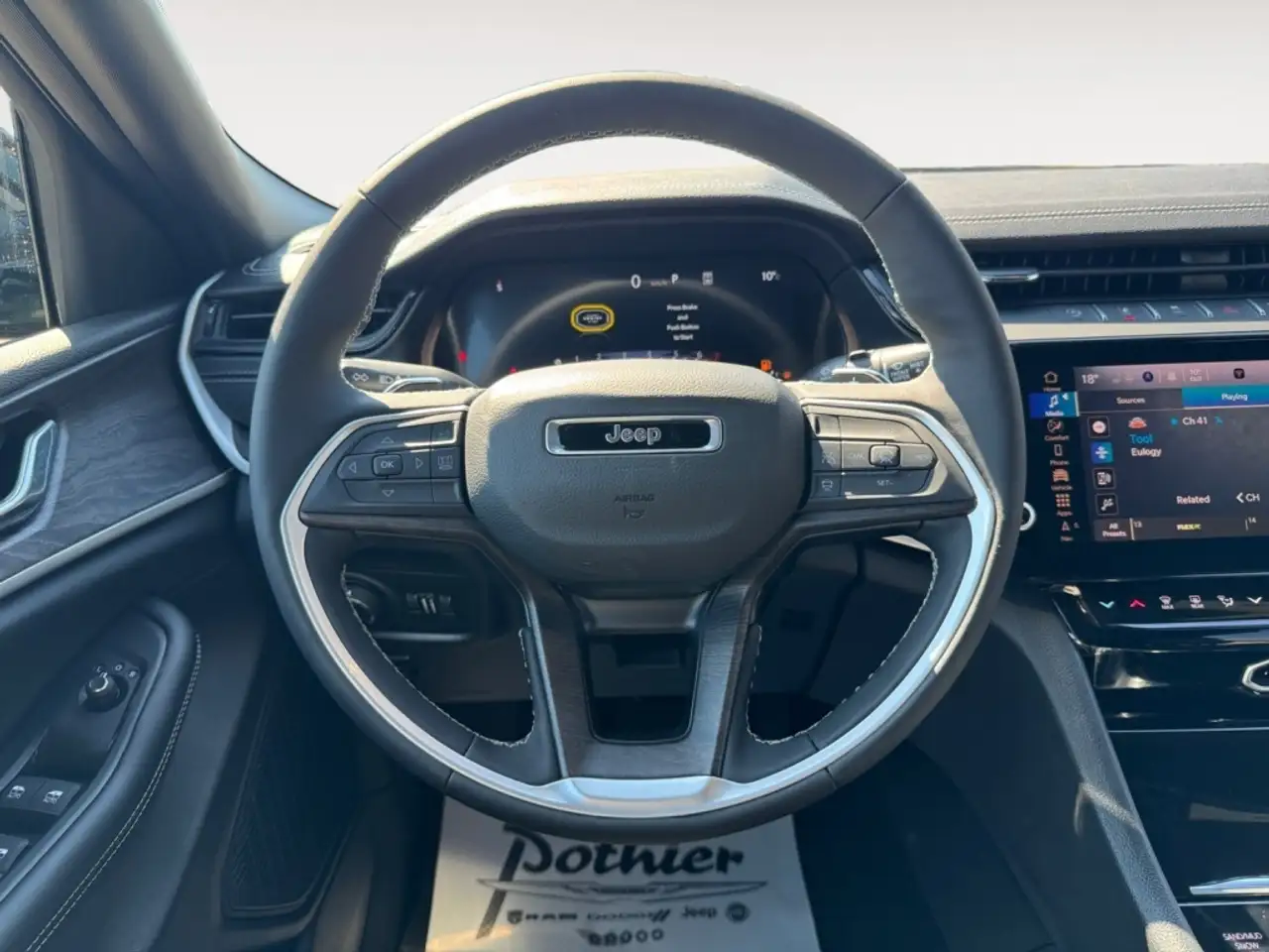 Jeep Grand Cherokee снимка Jeep Grand Cherokee