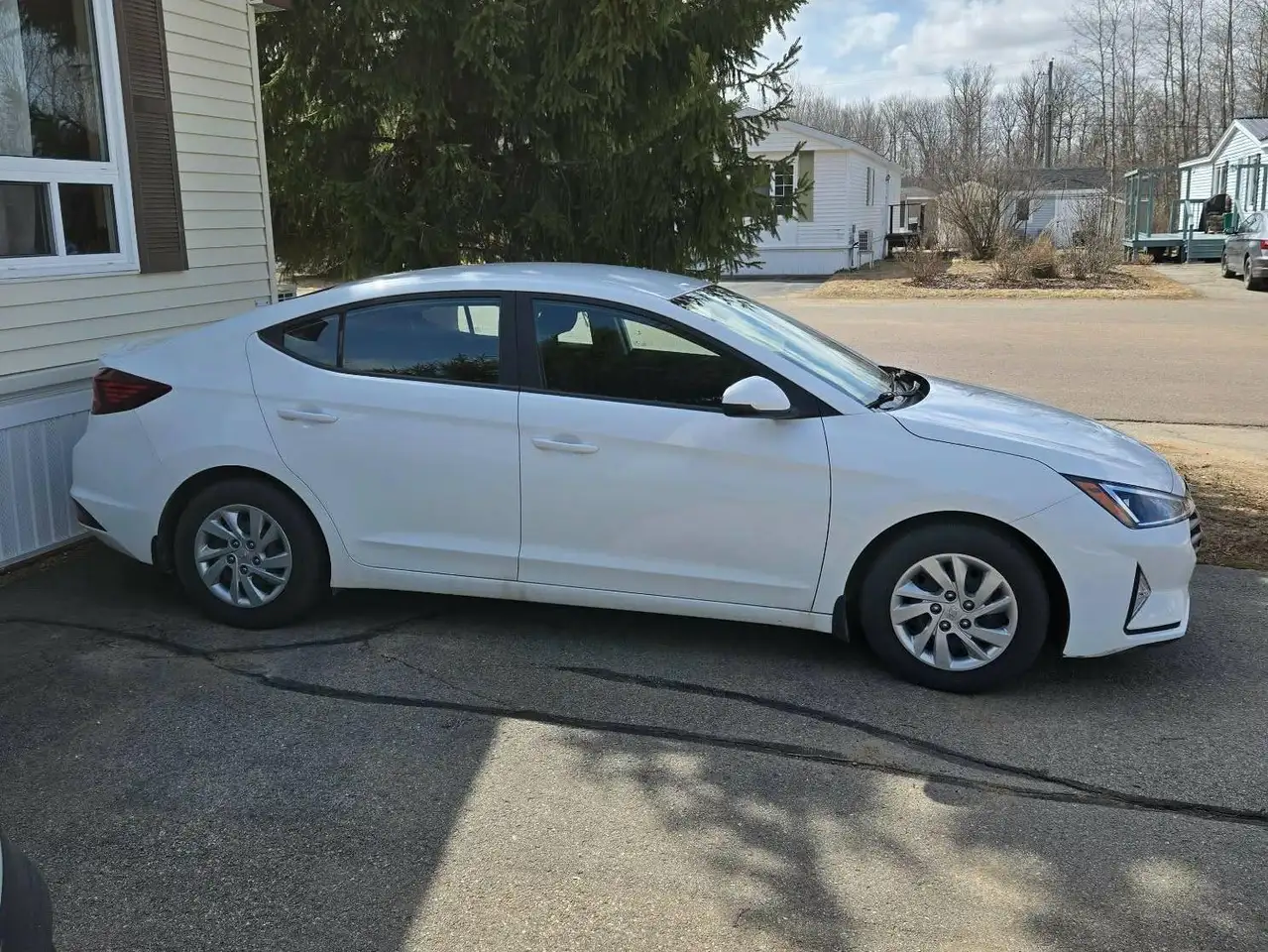 Hyundai ELANTRA снимка Hyundai ELANTRA