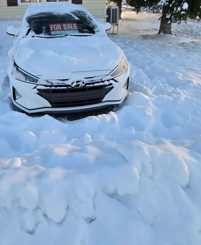 Hyundai ELANTRA снимка Hyundai ELANTRA