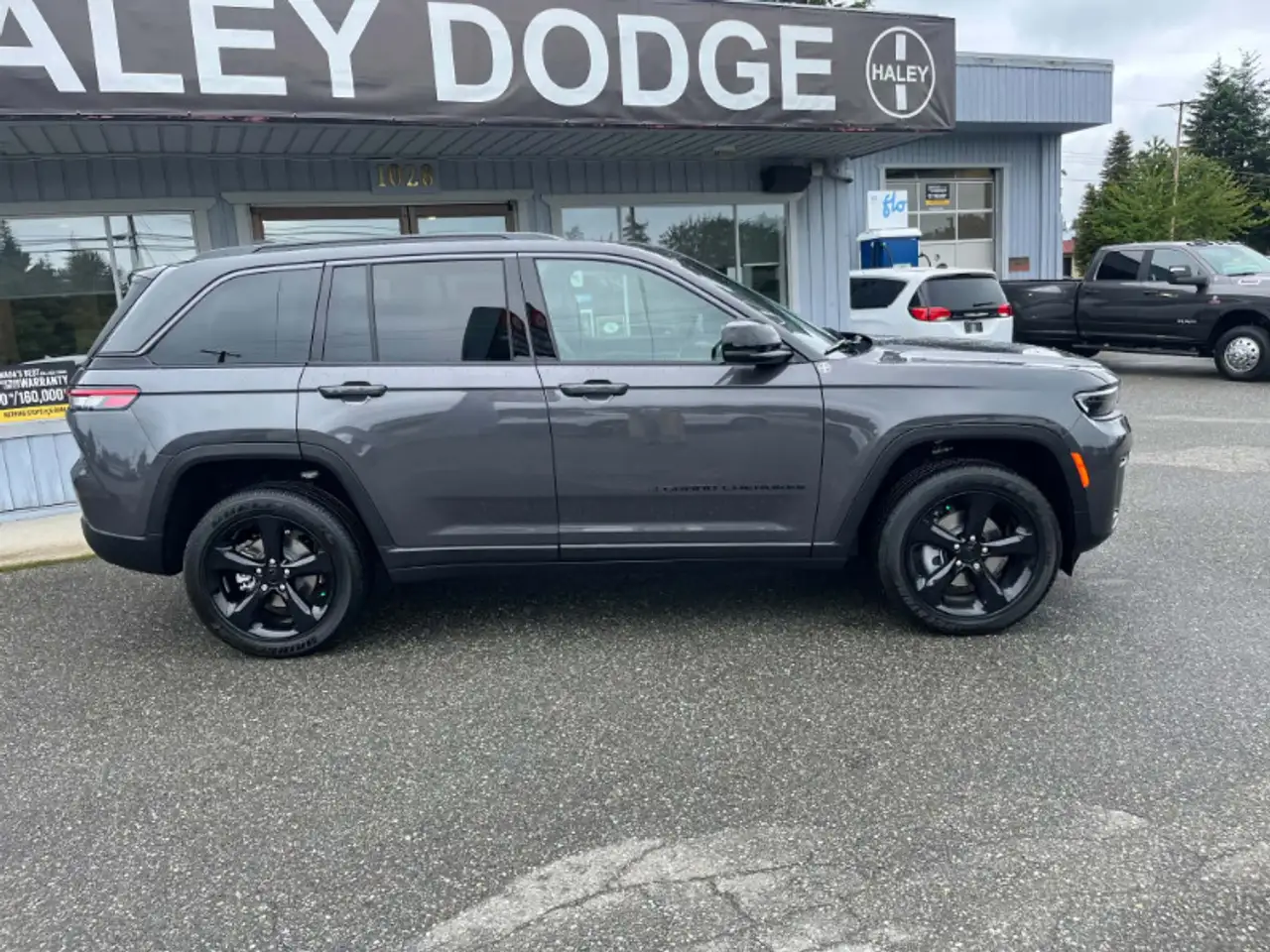Jeep Grand Cherokee снимка Jeep Grand Cherokee