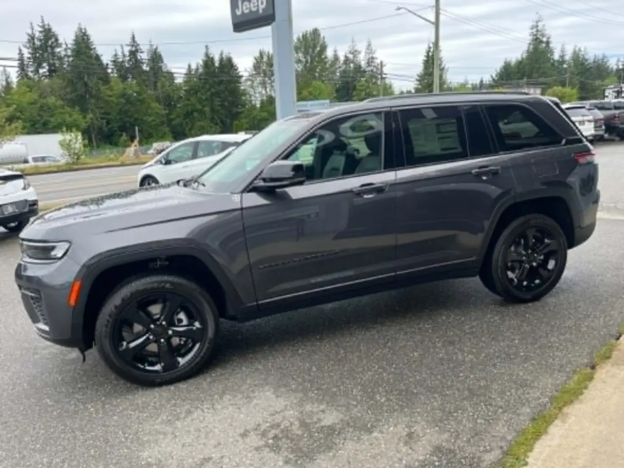 Jeep Grand Cherokee снимка Jeep Grand Cherokee