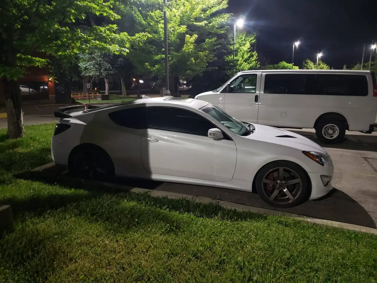 Hyundai Genesis Coupe photo Hyundai Genesis Coupe