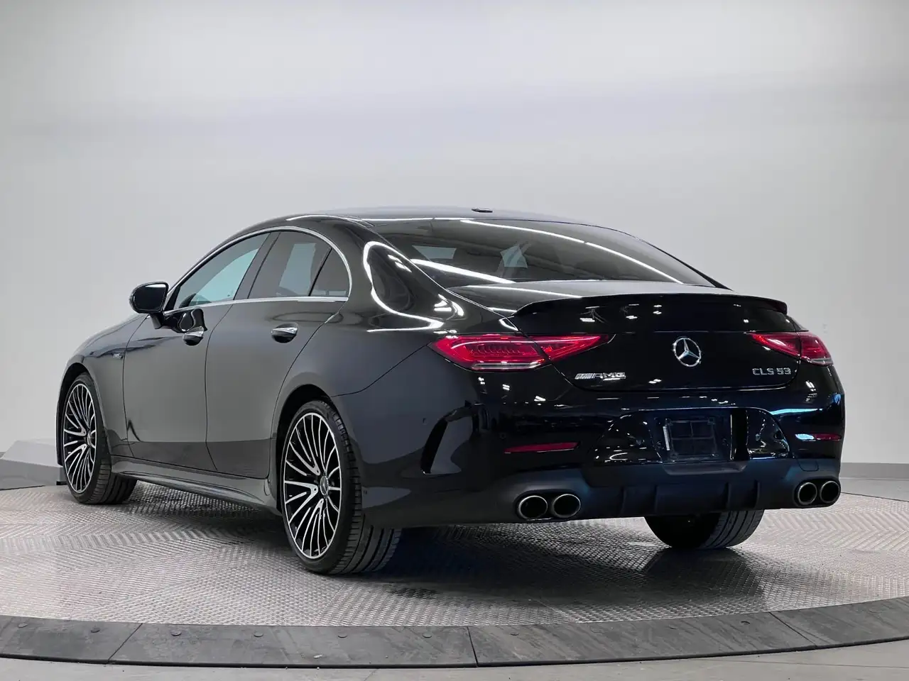 Mercedes-Benz CLS снимка Mercedes-Benz CLS