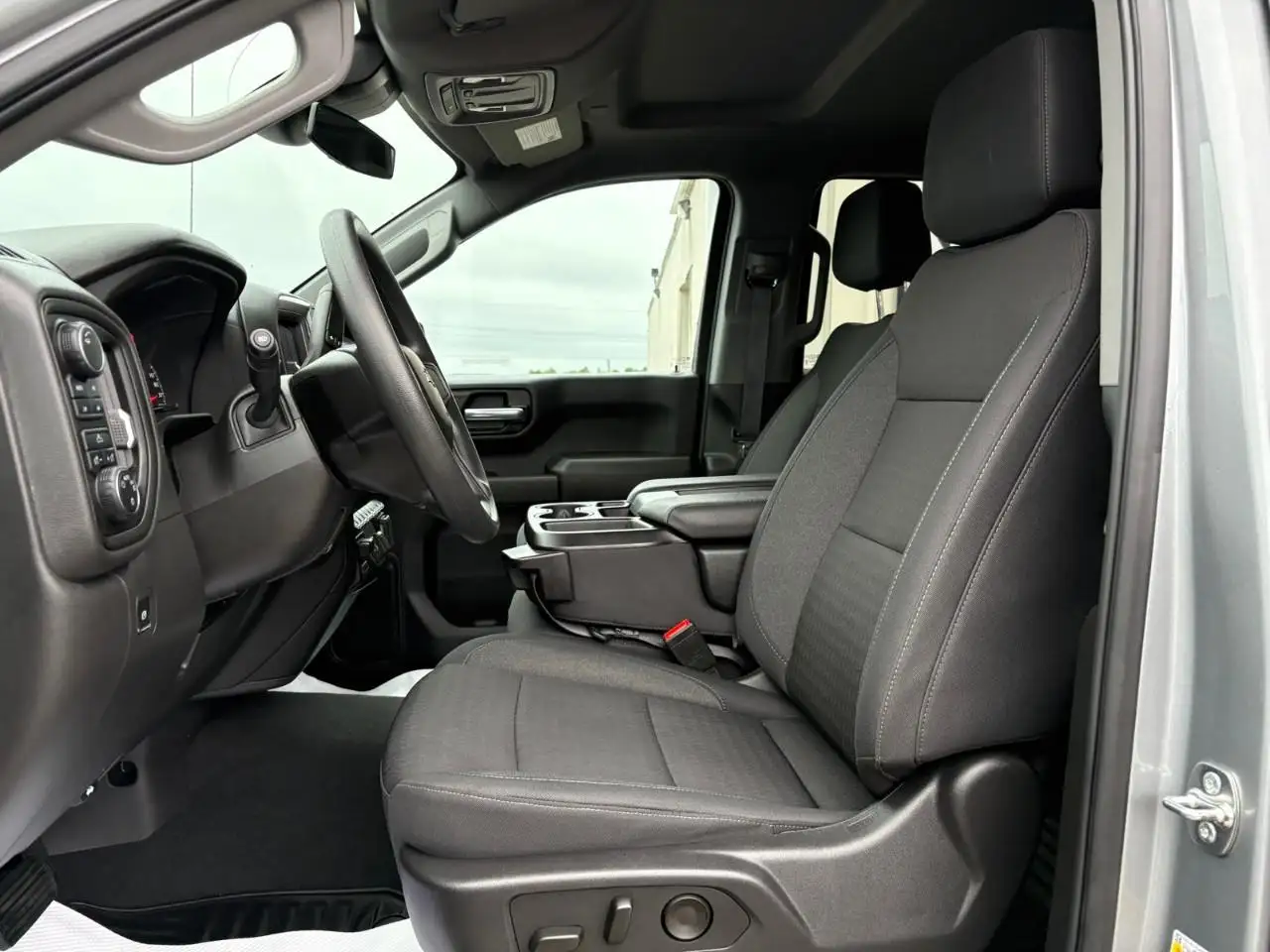 Chevrolet Silverado 1500 снимка Chevrolet Silverado 1500