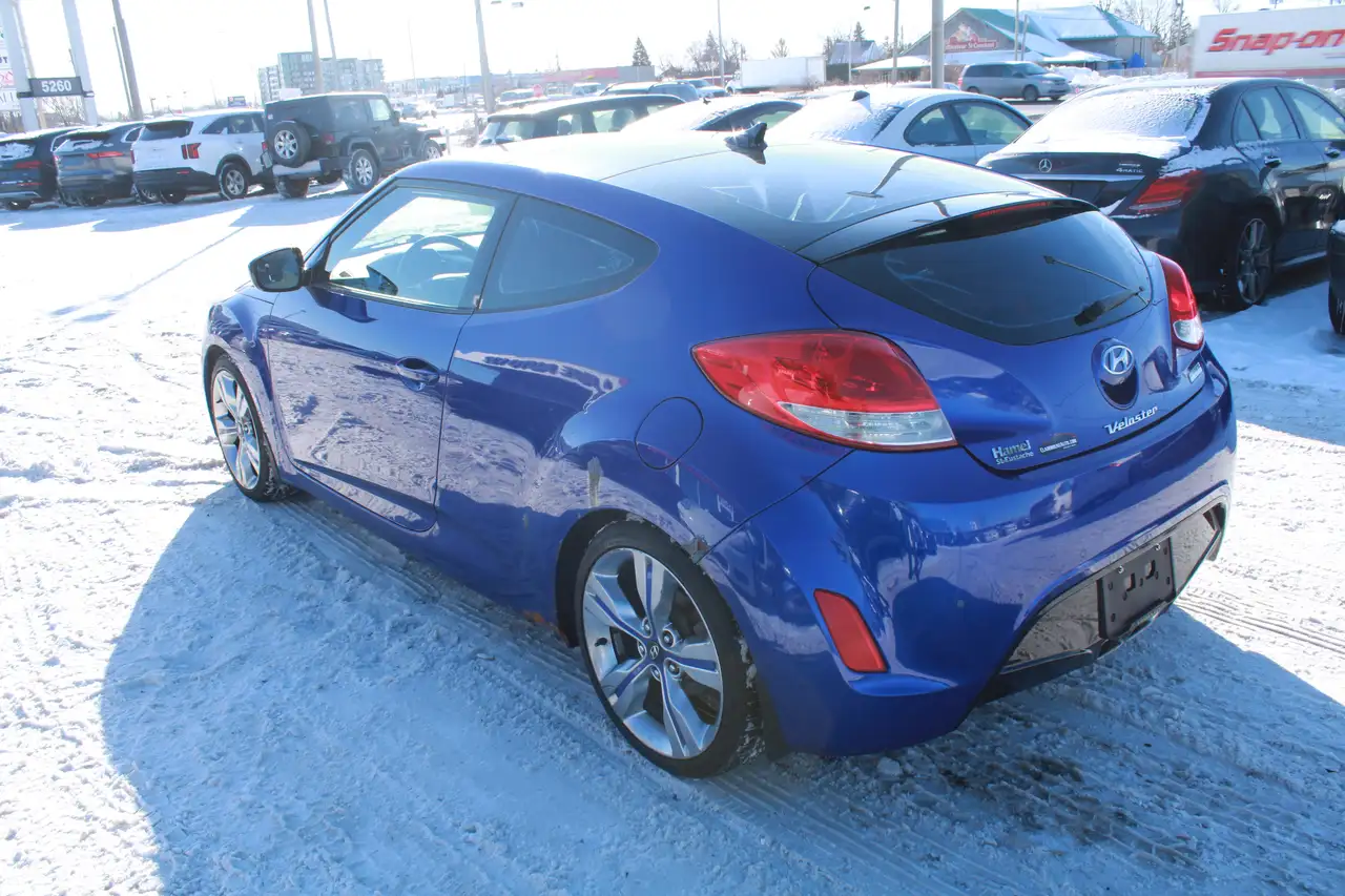 Hyundai VELOSTER photo Hyundai VELOSTER