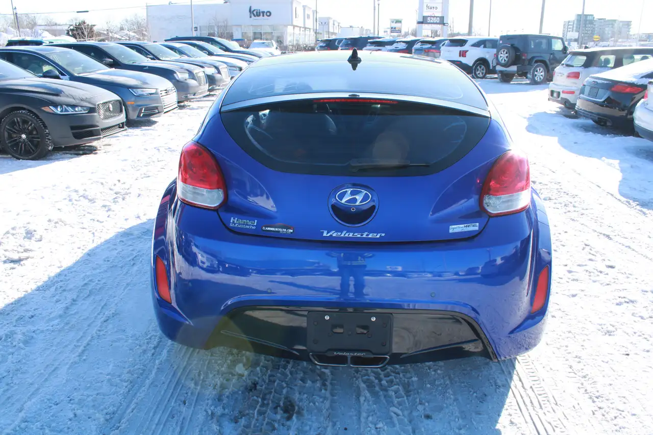 Hyundai VELOSTER photo Hyundai VELOSTER