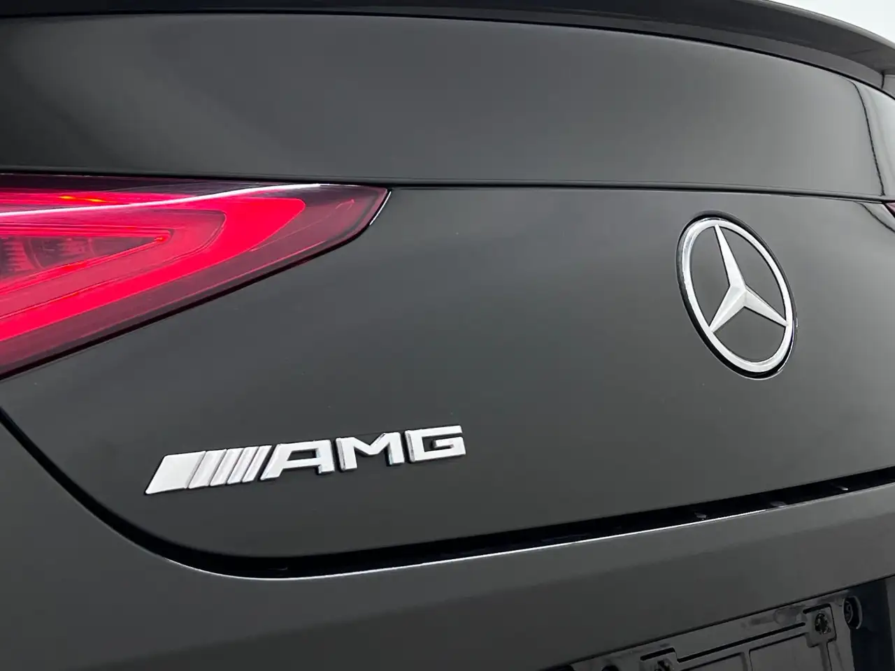 Mercedes-Benz CLS снимка Mercedes-Benz CLS
