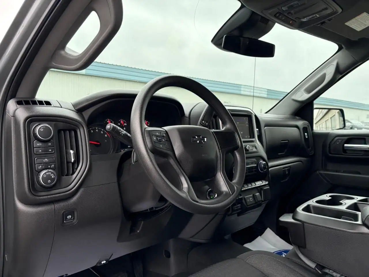 Chevrolet Silverado 1500 снимка Chevrolet Silverado 1500
