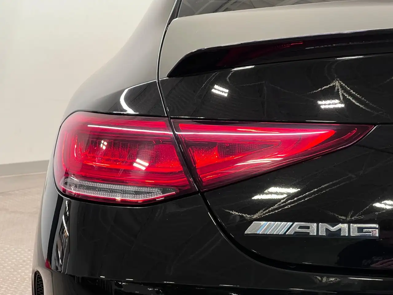 Mercedes-Benz CLS снимка Mercedes-Benz CLS