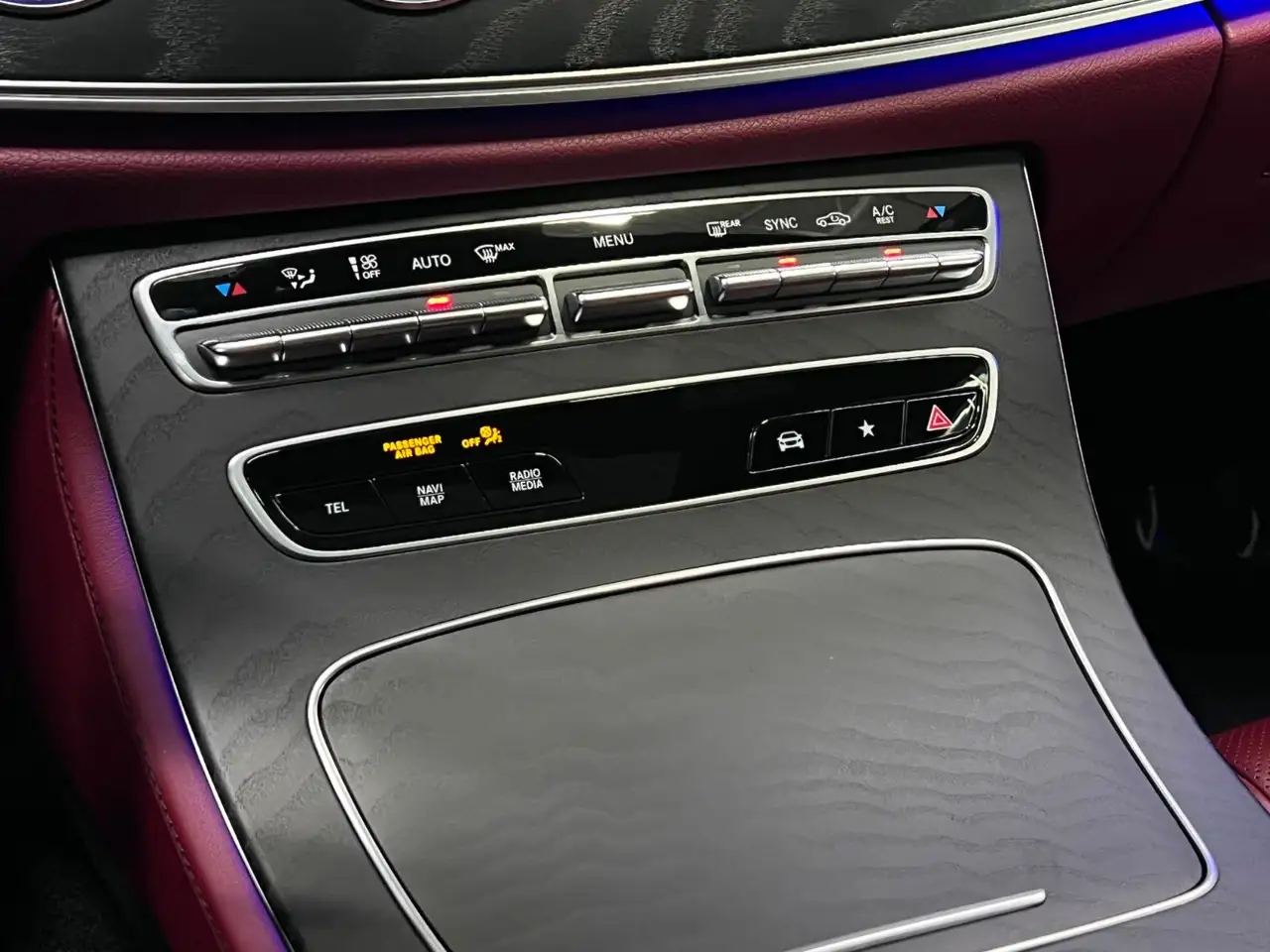 Mercedes-Benz CLS снимка Mercedes-Benz CLS