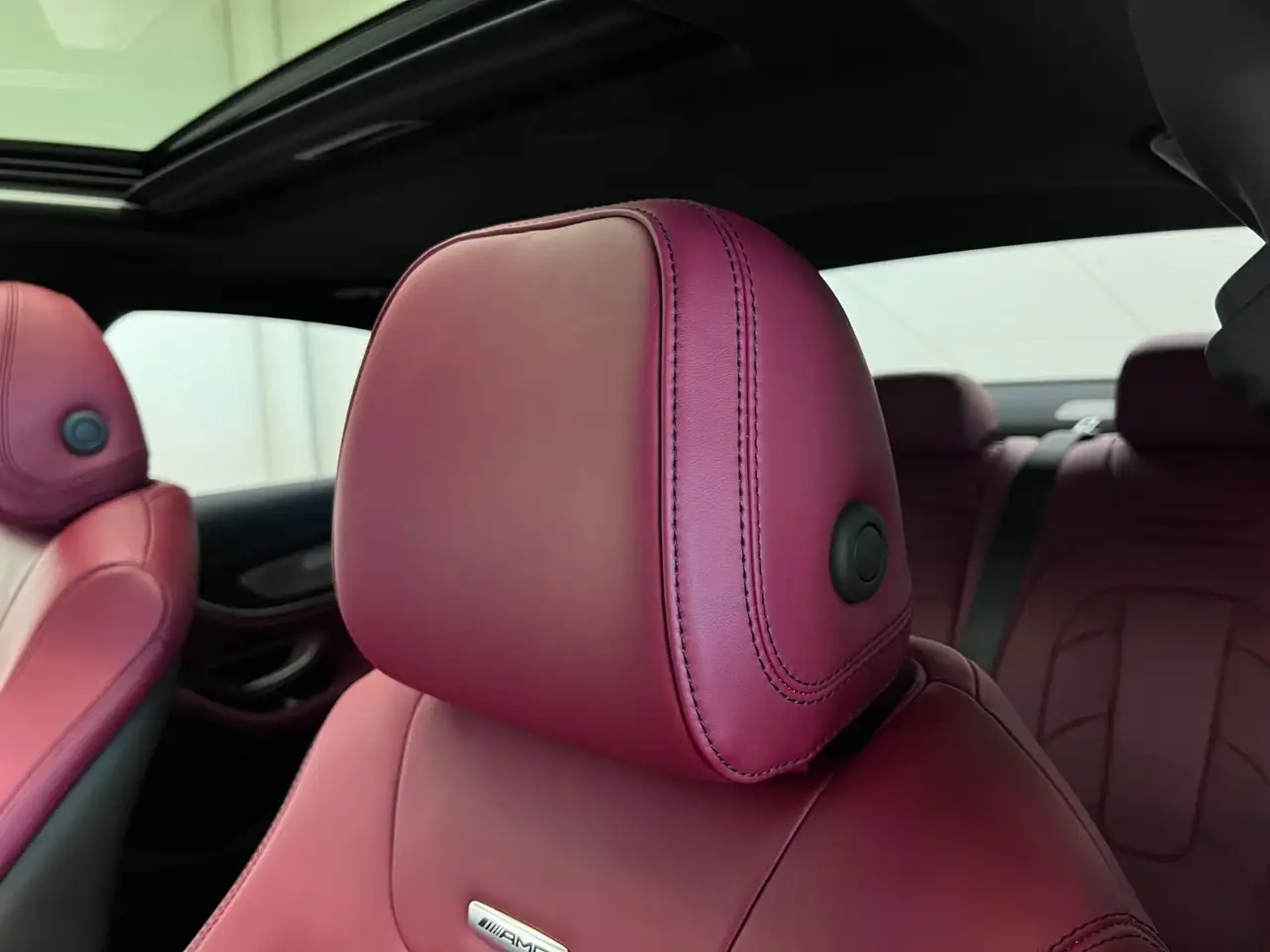 Mercedes-Benz CLS снимка Mercedes-Benz CLS