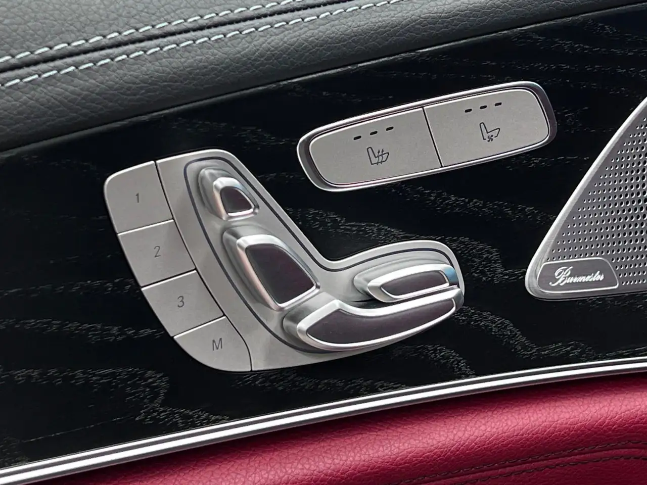 Mercedes-Benz CLS снимка Mercedes-Benz CLS