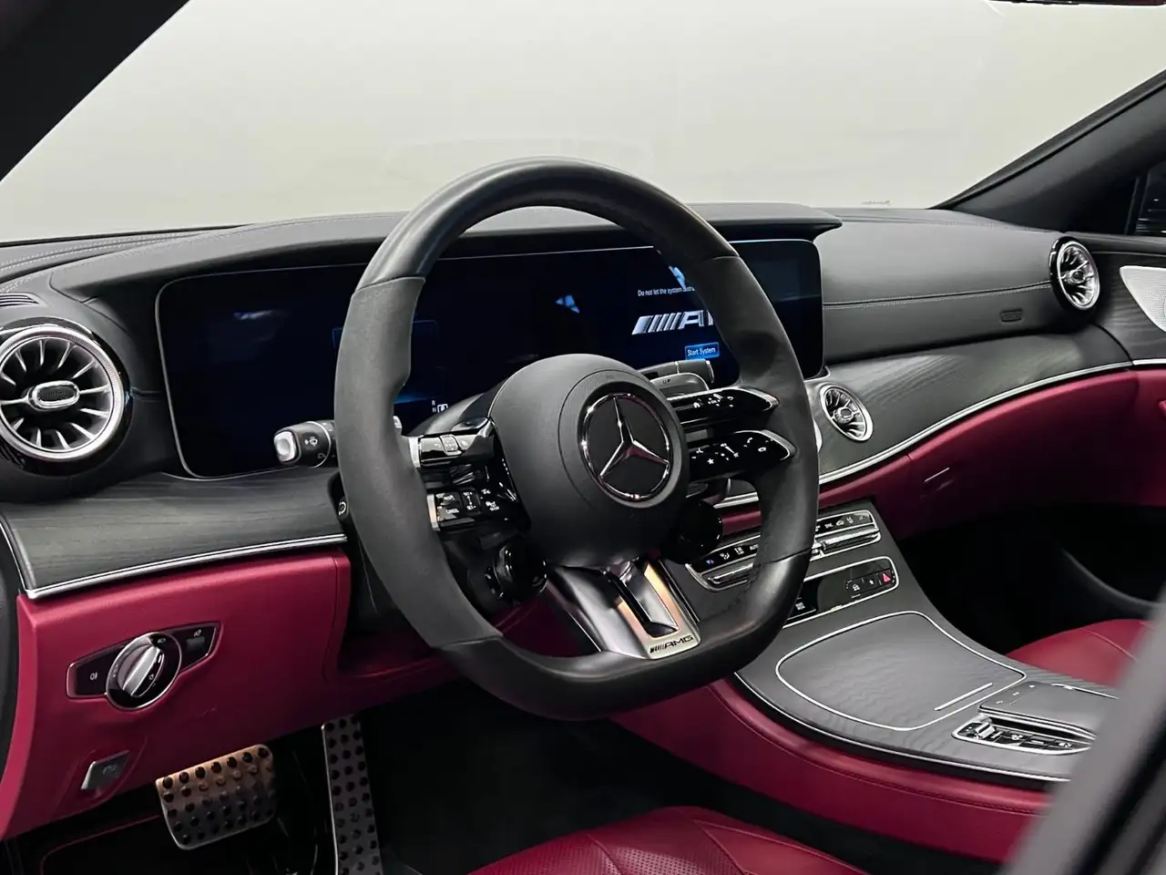 Mercedes-Benz CLS снимка Mercedes-Benz CLS