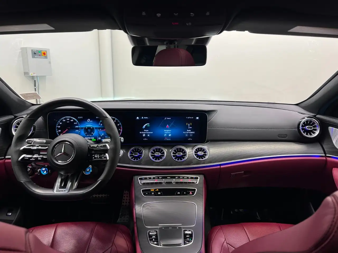 Mercedes-Benz CLS снимка Mercedes-Benz CLS