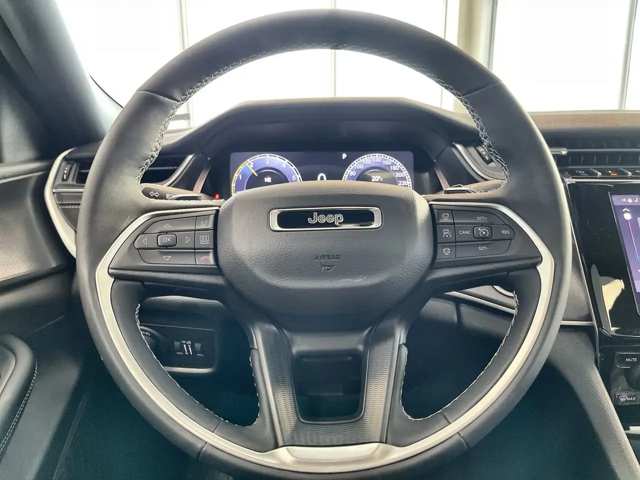 Jeep Grand Cherokee снимка Jeep Grand Cherokee