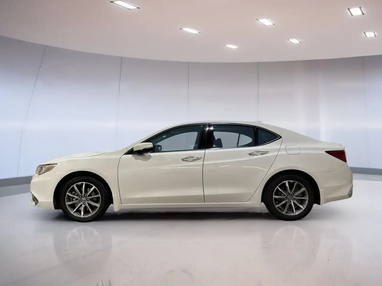 Acura TLX снимка Acura TLX