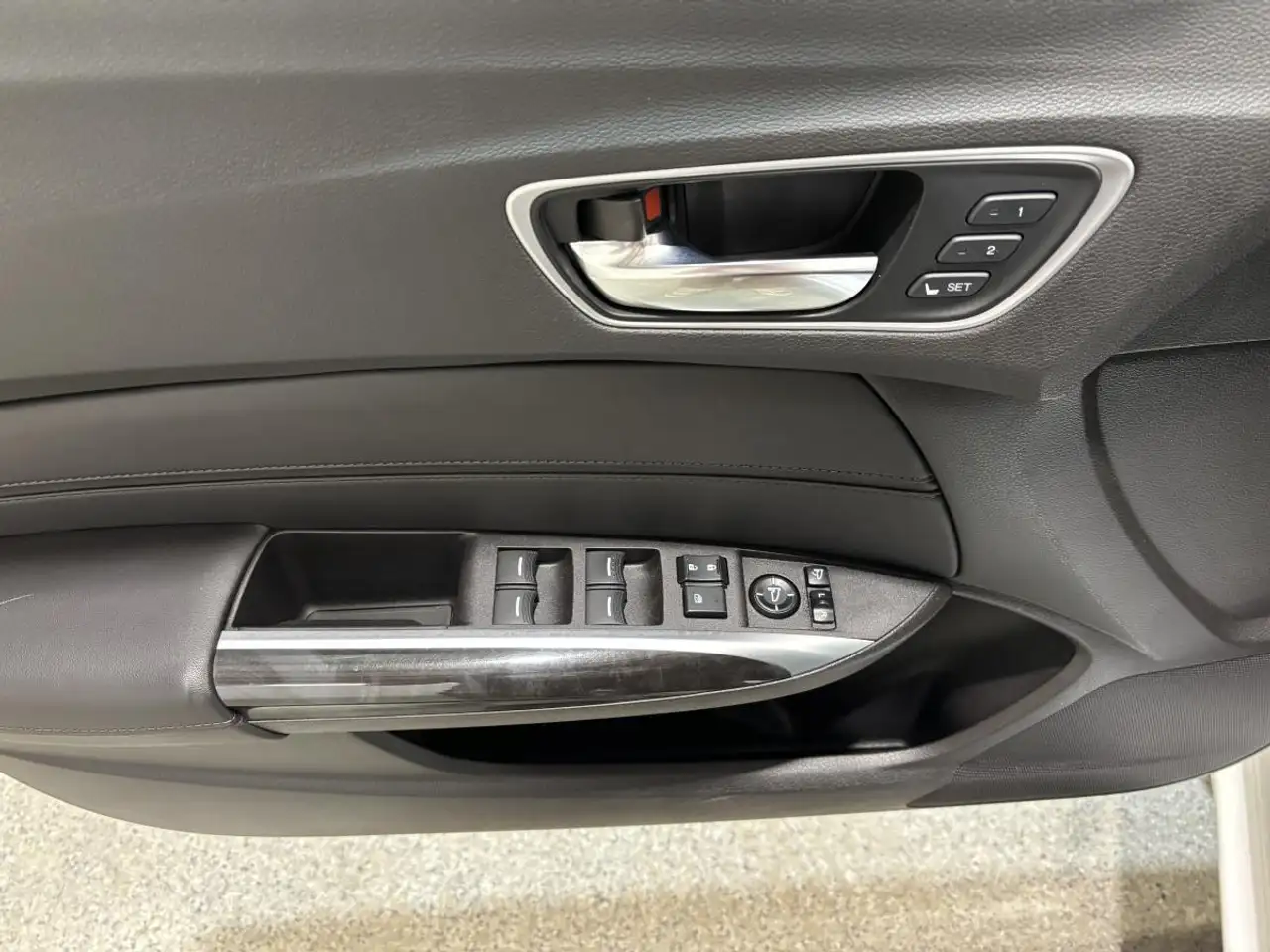 Acura TLX снимка Acura TLX