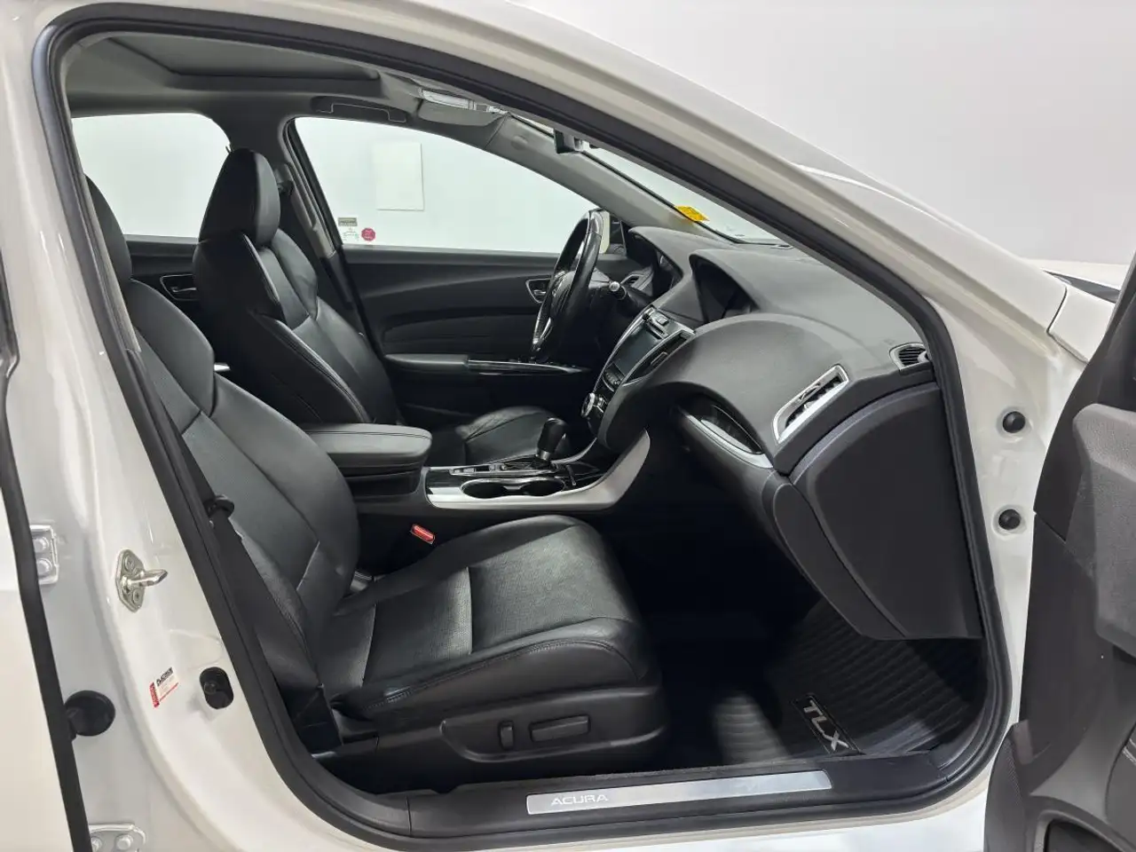 Acura TLX снимка Acura TLX
