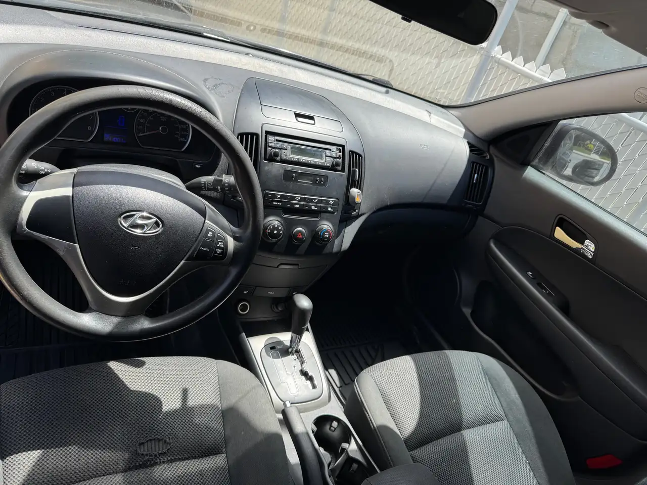 Hyundai ELANTRA снимка Hyundai ELANTRA