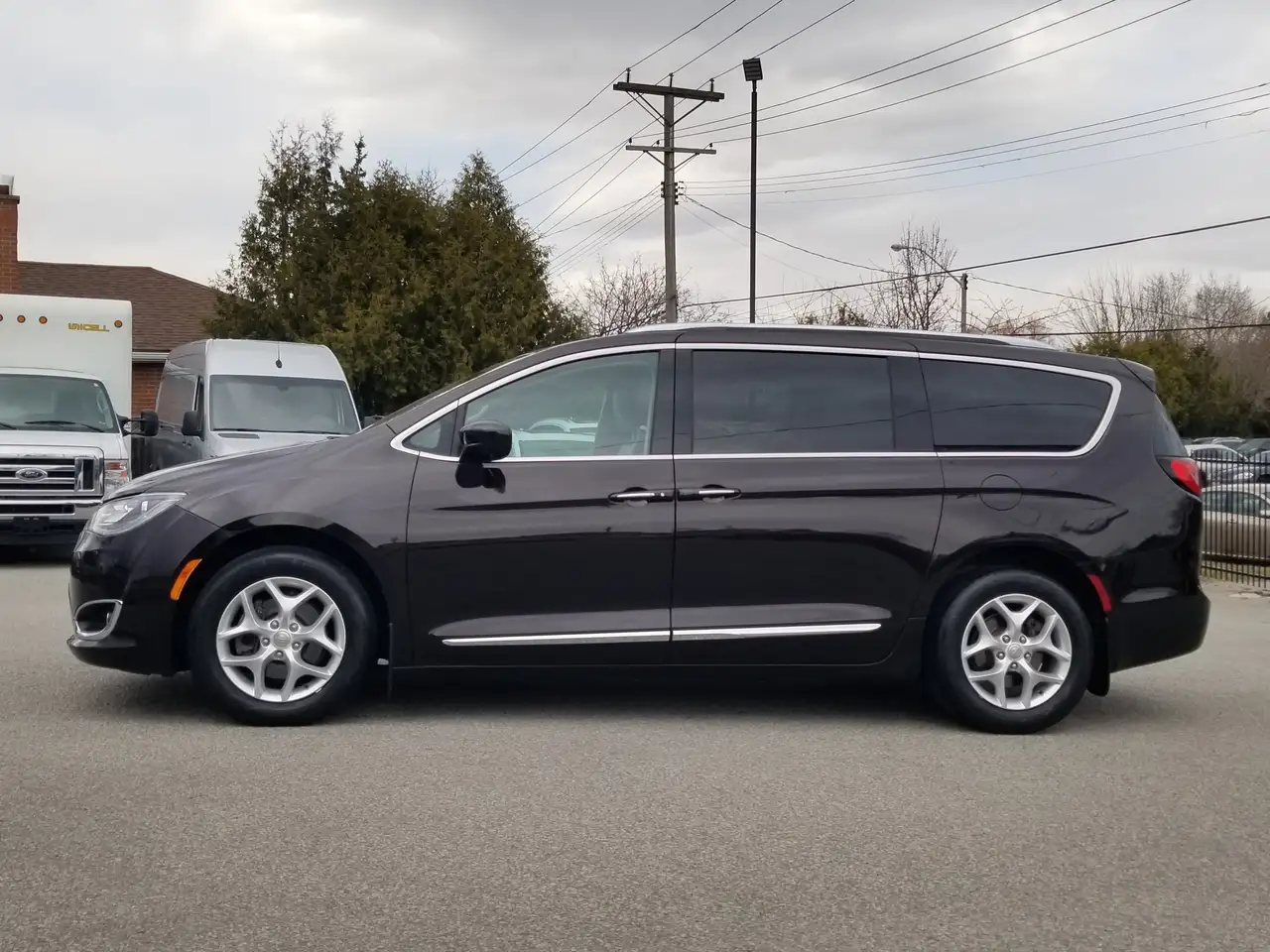 Chrysler Pacifica photo Chrysler Pacifica