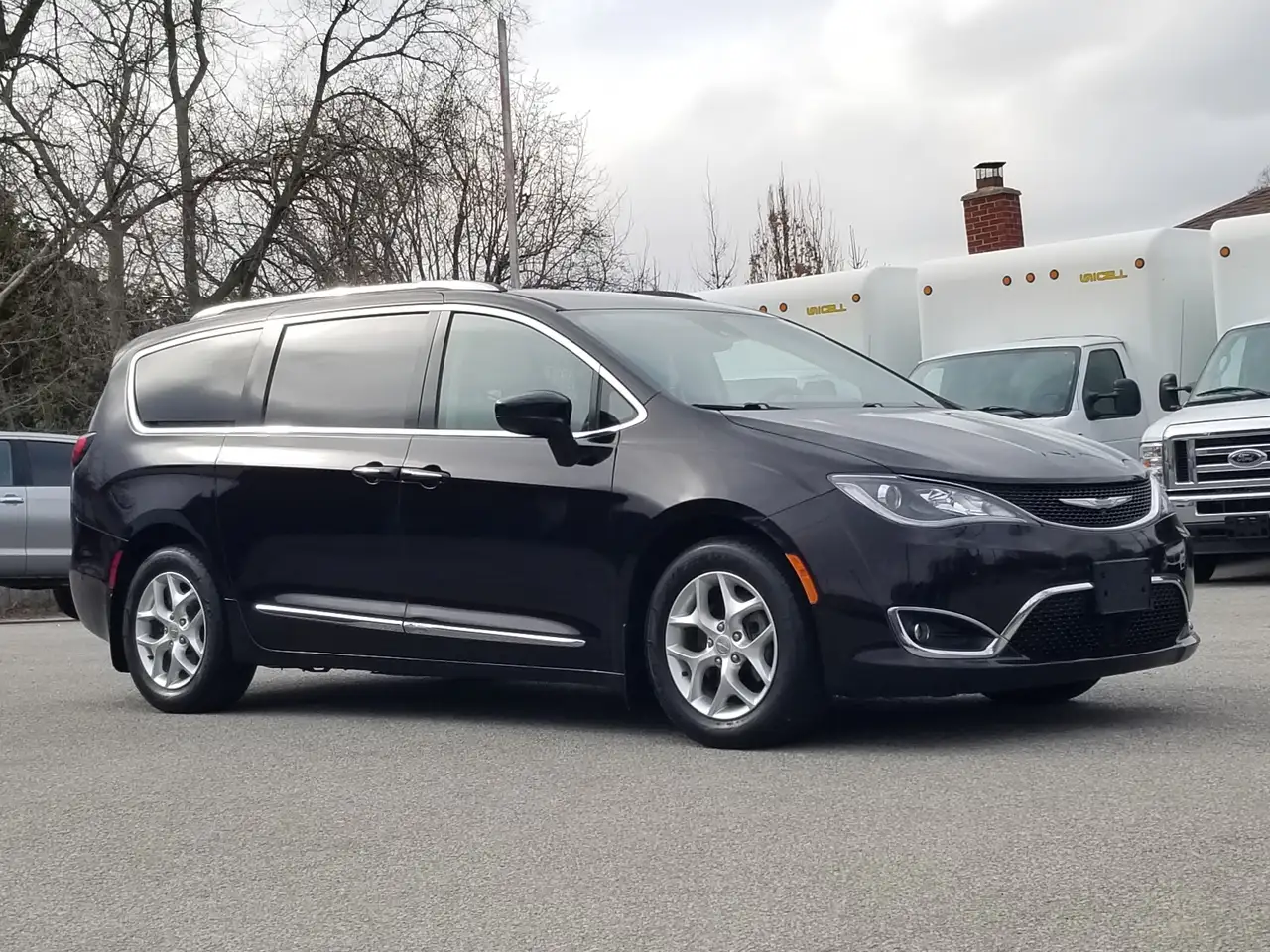 Chrysler Pacifica photo Chrysler Pacifica