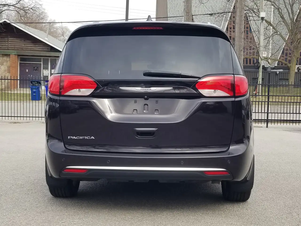 Chrysler Pacifica photo Chrysler Pacifica