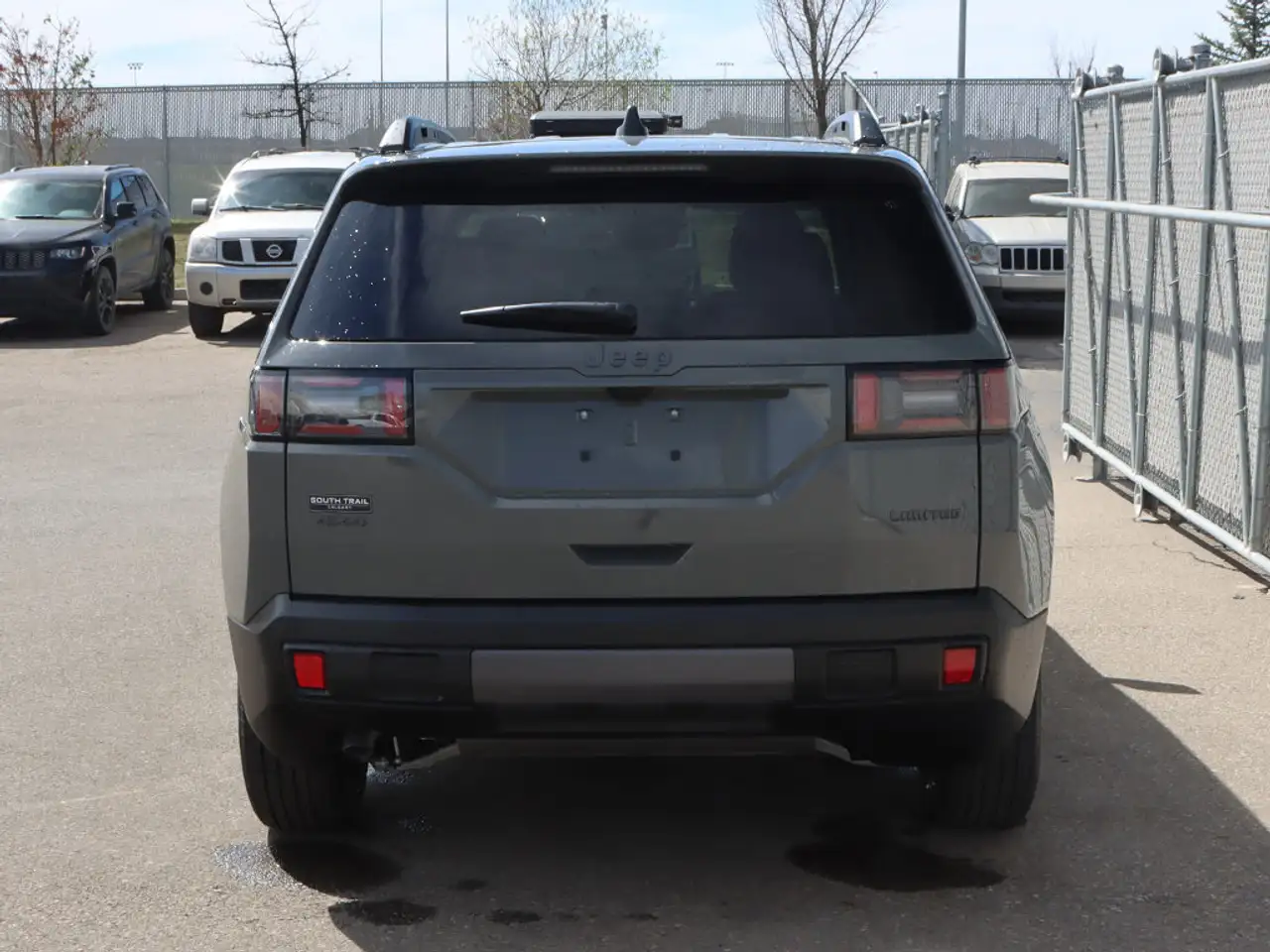 Jeep Cherokee снимка Jeep Cherokee