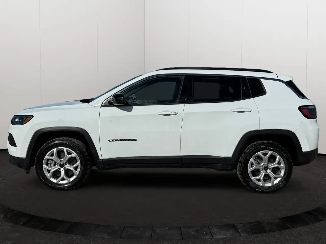 Jeep Compass photo Jeep Compass