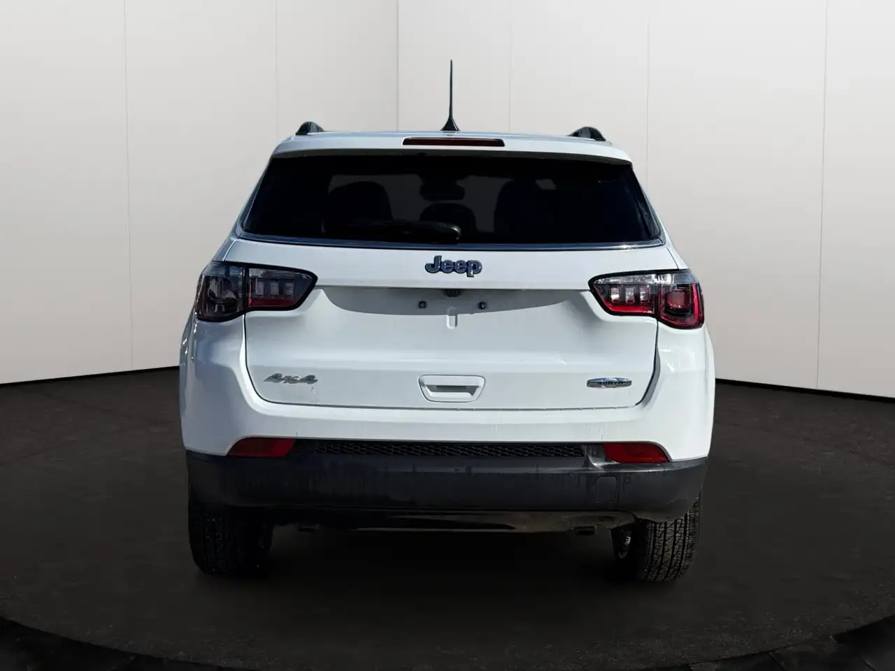 Jeep Compass photo Jeep Compass