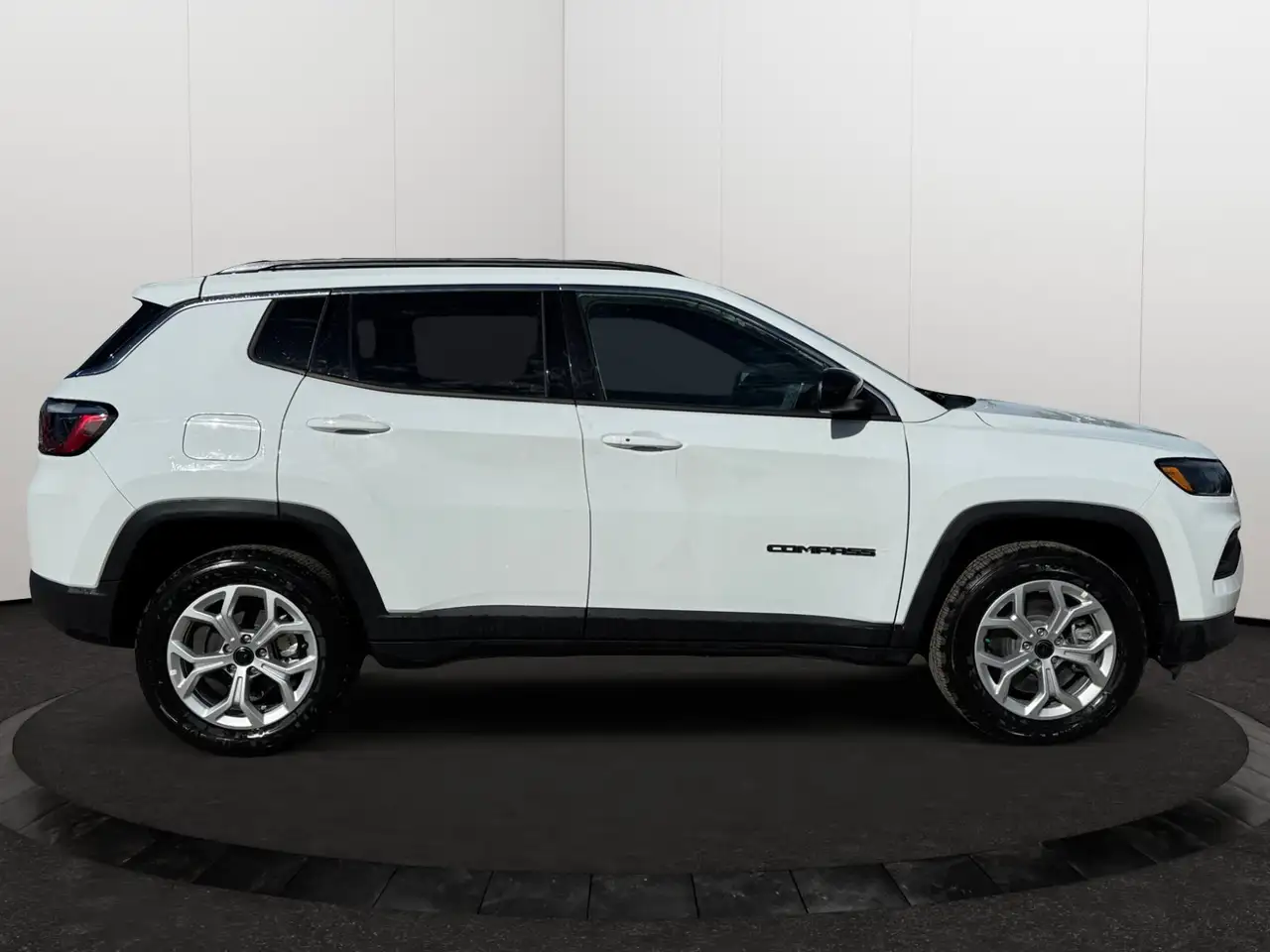 Jeep Compass photo Jeep Compass