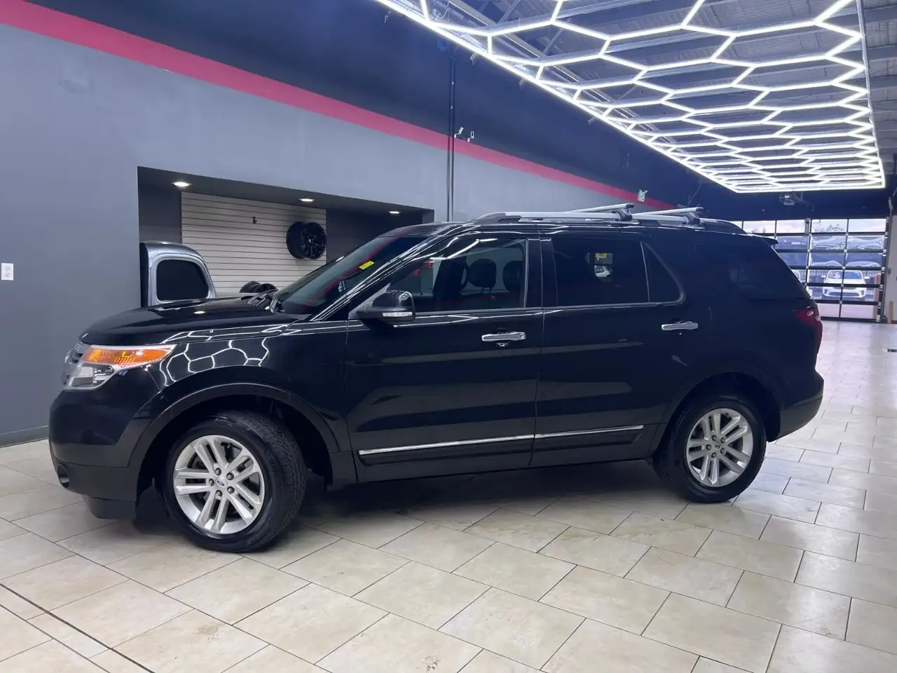 Ford Explorer photo Ford Explorer