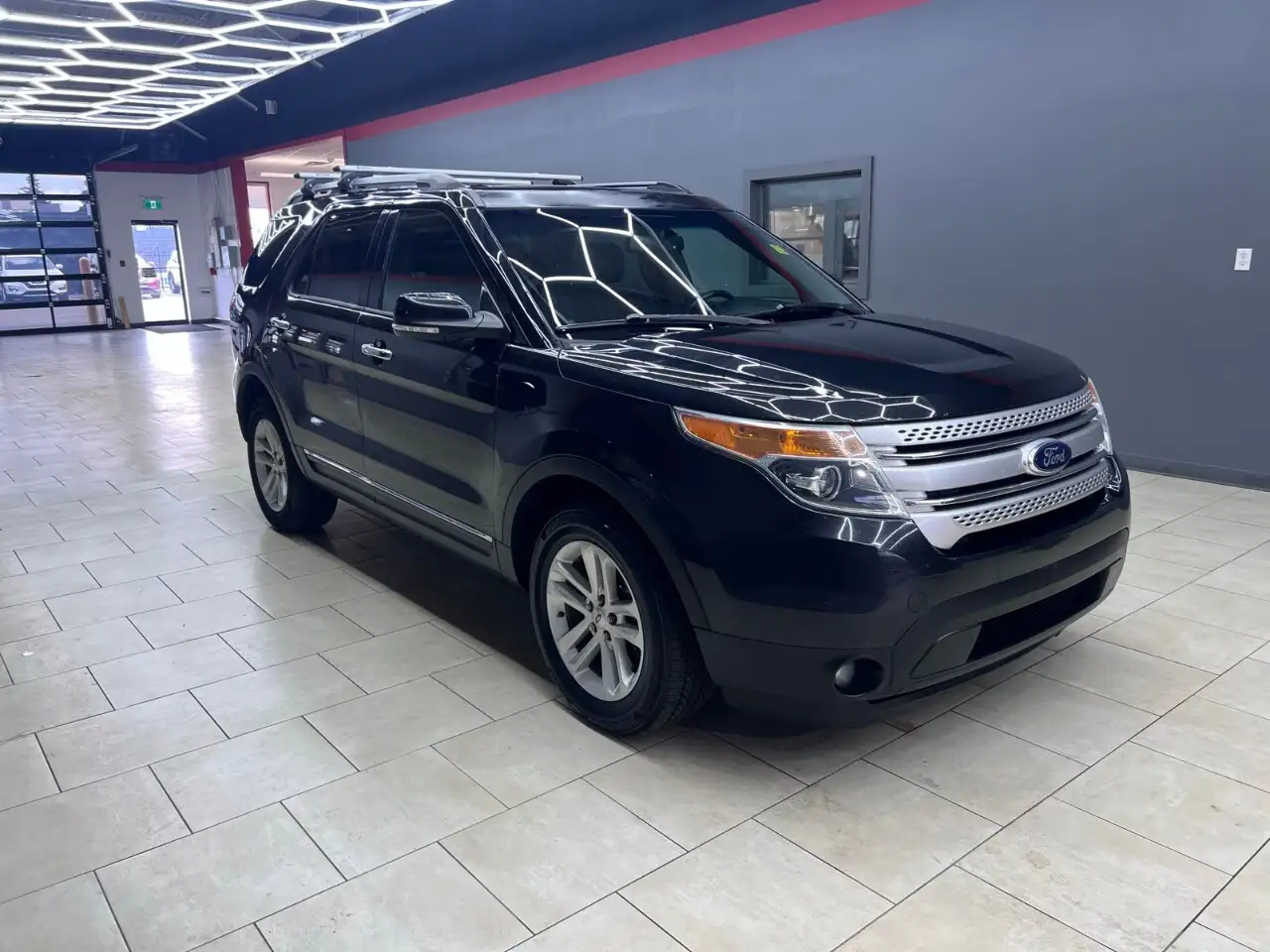 Ford Explorer photo Ford Explorer