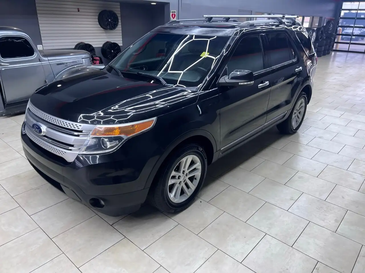 Ford Explorer photo Ford Explorer