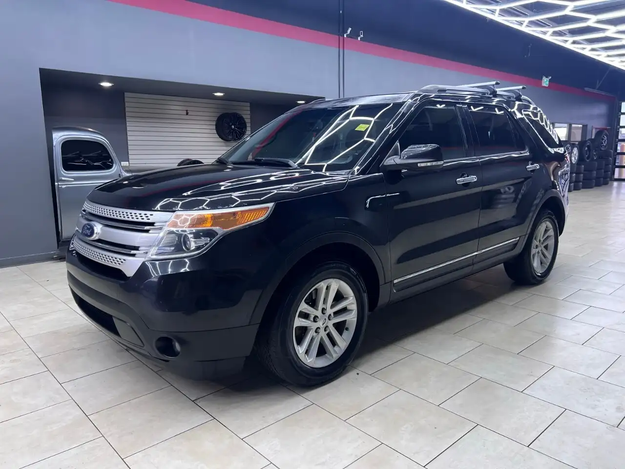 Ford Explorer photo Ford Explorer