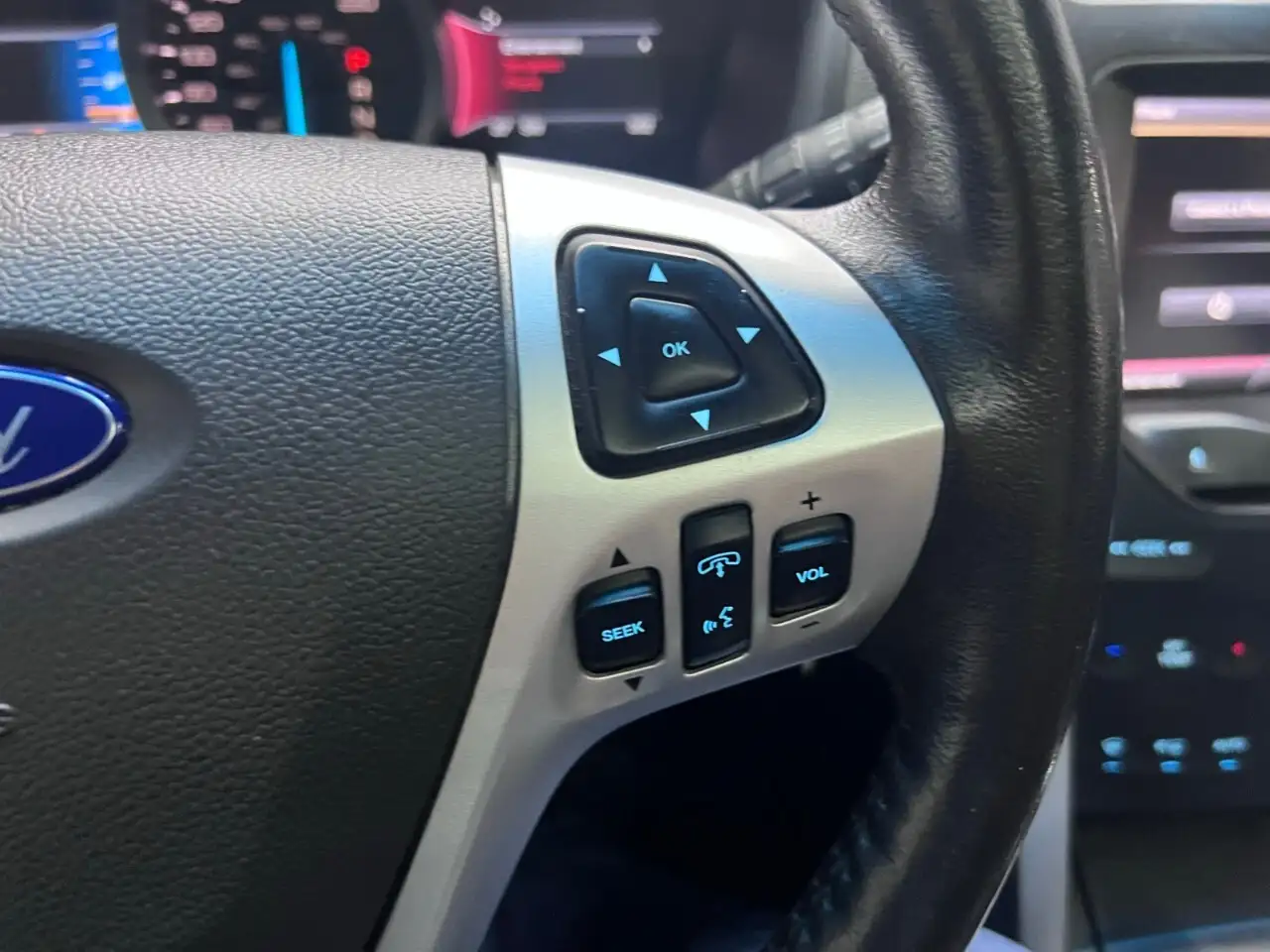 Ford Explorer photo Ford Explorer