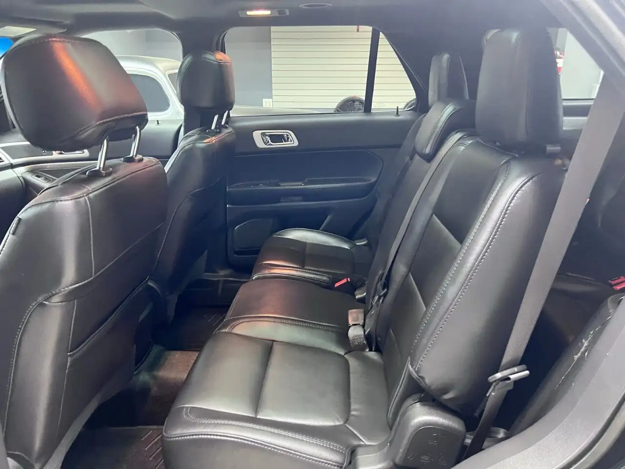 Ford Explorer photo Ford Explorer