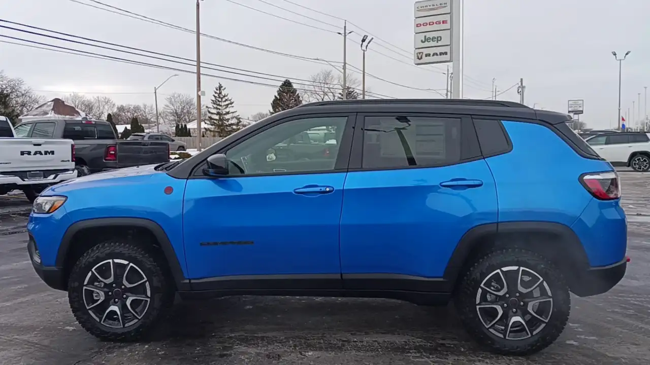 Jeep Compass photo Jeep Compass