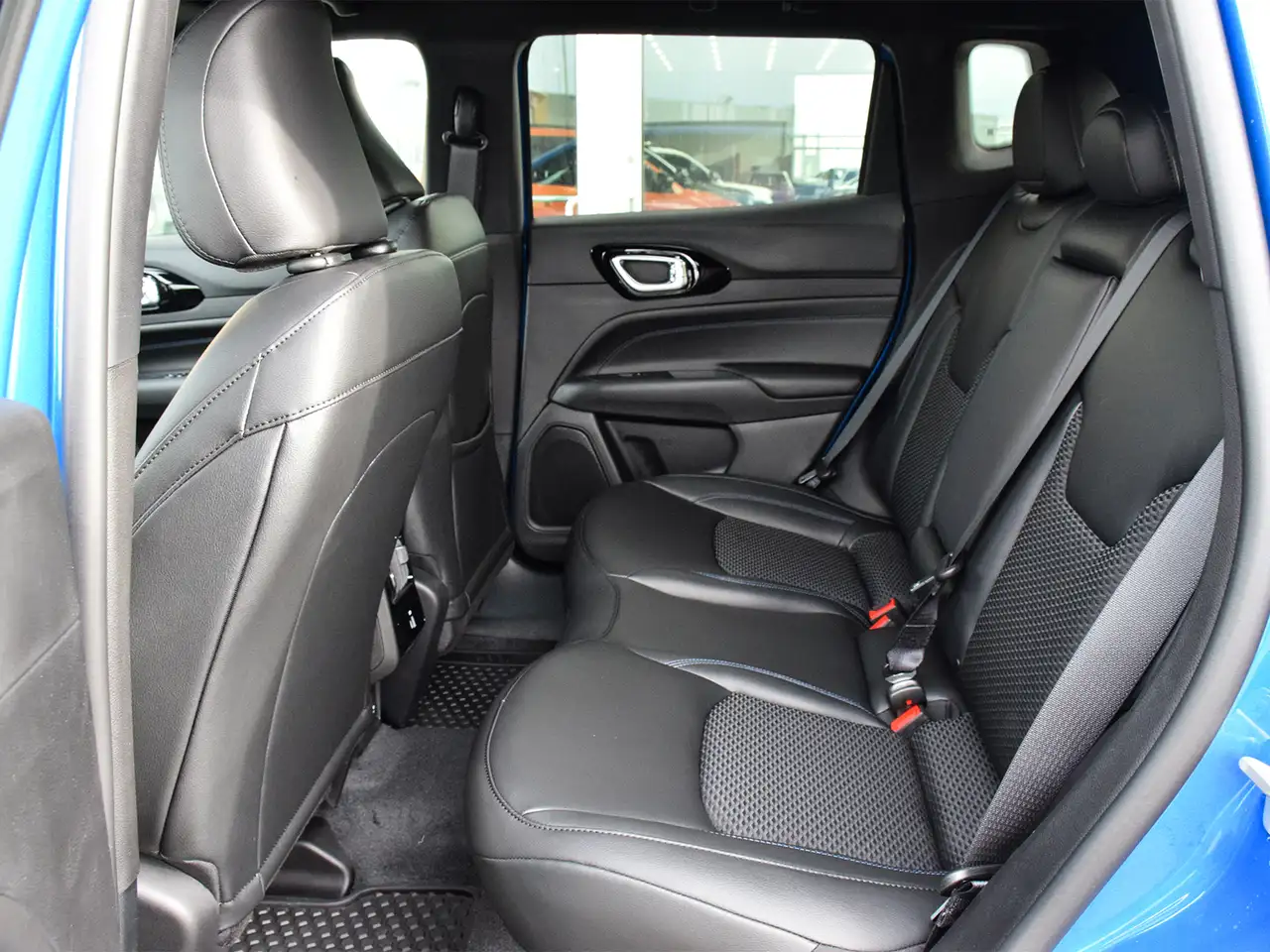 Jeep Compass photo Jeep Compass