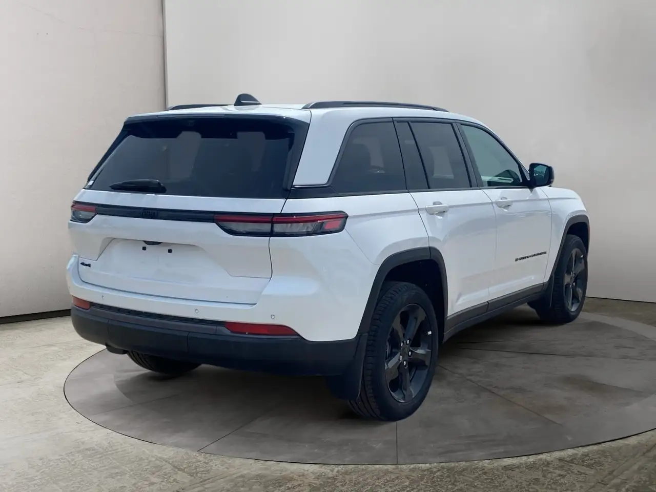 Jeep Grand Cherokee снимка Jeep Grand Cherokee