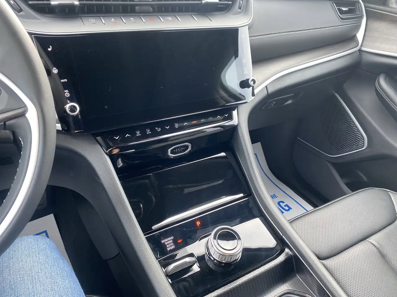 Jeep Grand Cherokee снимка Jeep Grand Cherokee