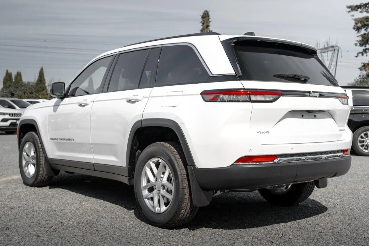 Jeep Grand Cherokee снимка Jeep Grand Cherokee