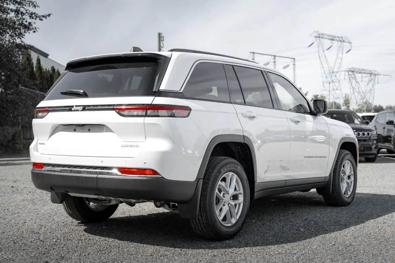 Jeep Grand Cherokee снимка Jeep Grand Cherokee