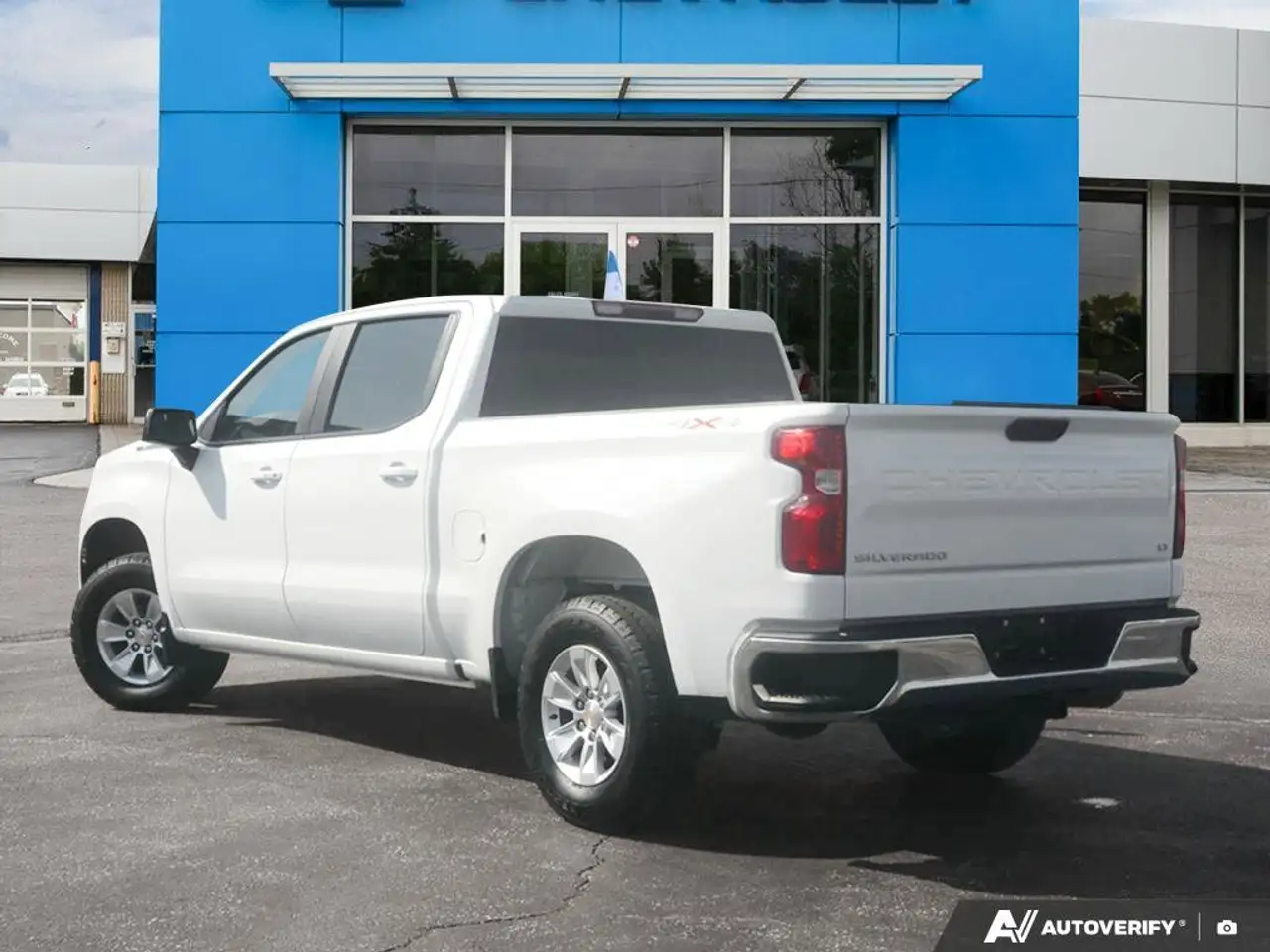 Chevrolet Silverado 1500 снимка Chevrolet Silverado 1500
