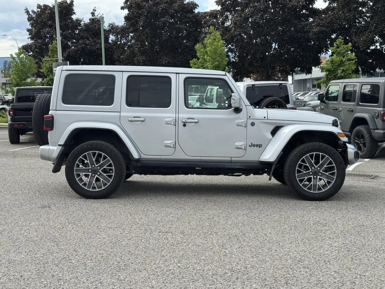 Jeep Wrangler снимка Jeep Wrangler