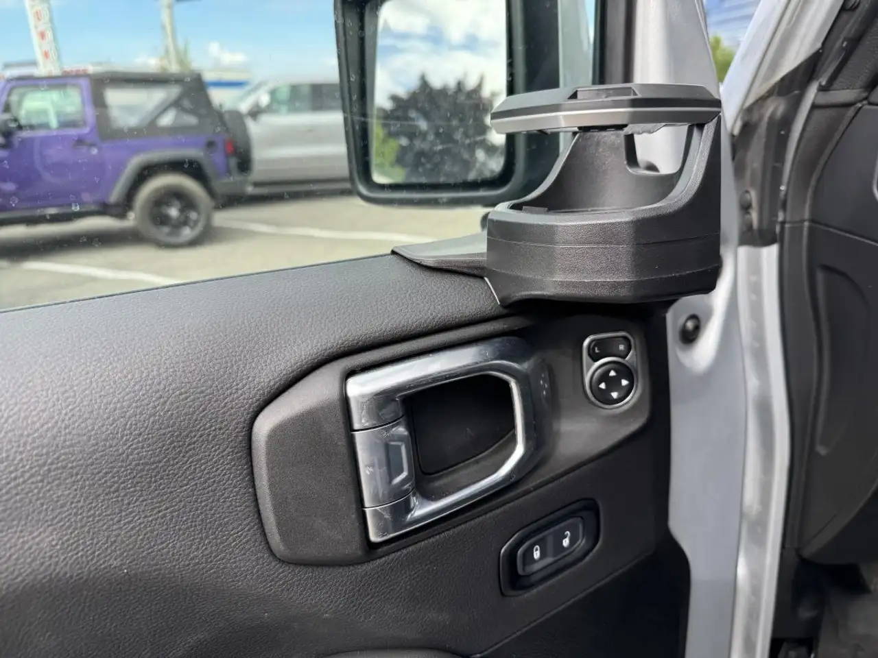 Jeep Wrangler снимка Jeep Wrangler