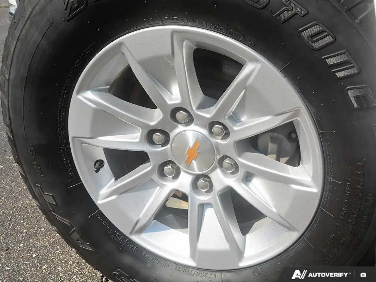 Chevrolet Silverado 1500 снимка Chevrolet Silverado 1500